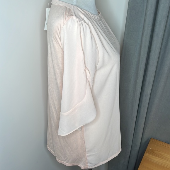 NWT LOFT Tulip or Flutter short sleeve tee in peach fuzz - size small pinkish - Picture 3 of 12